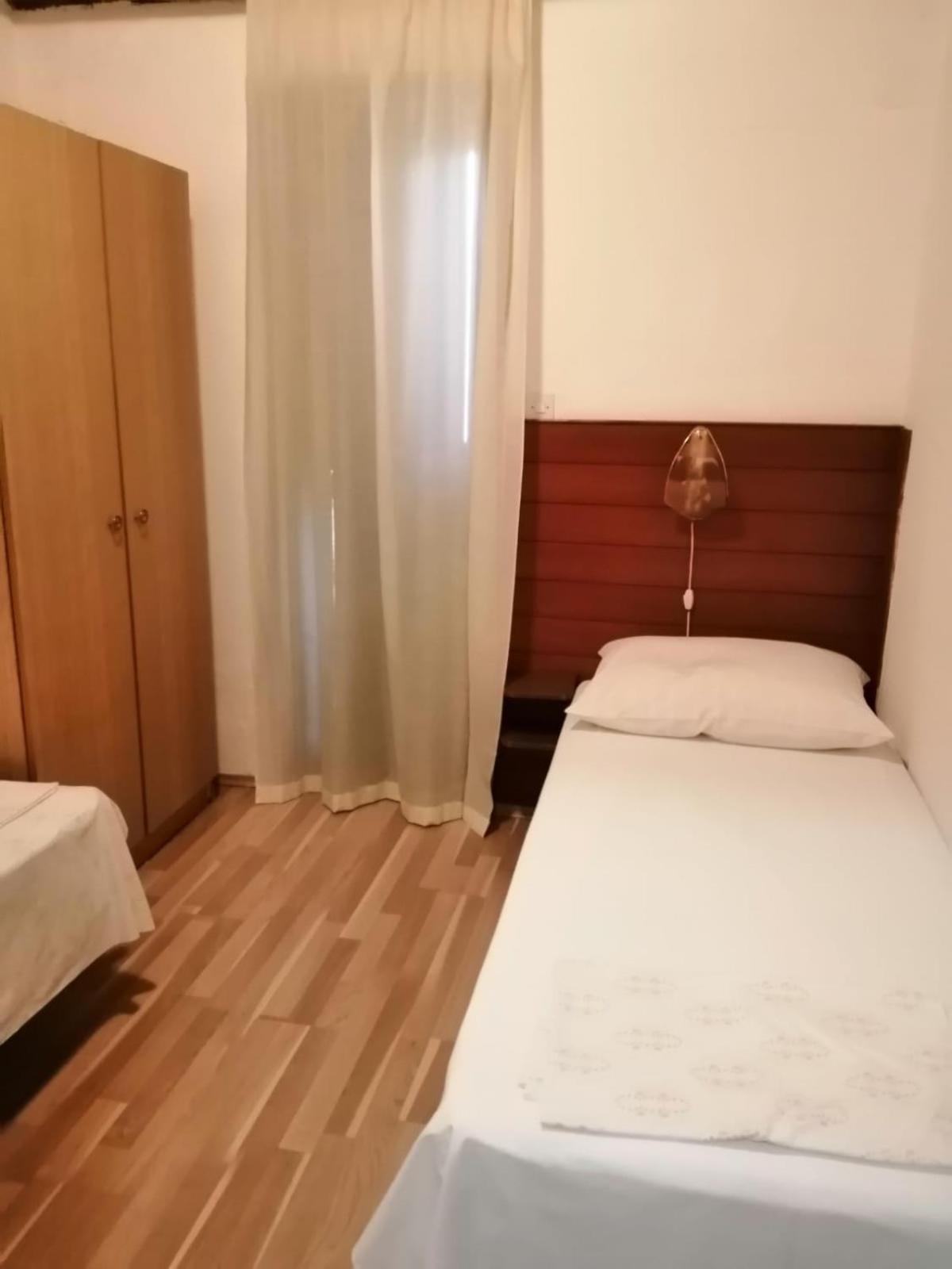Apartmani Vuksanovic Паг Номер фото