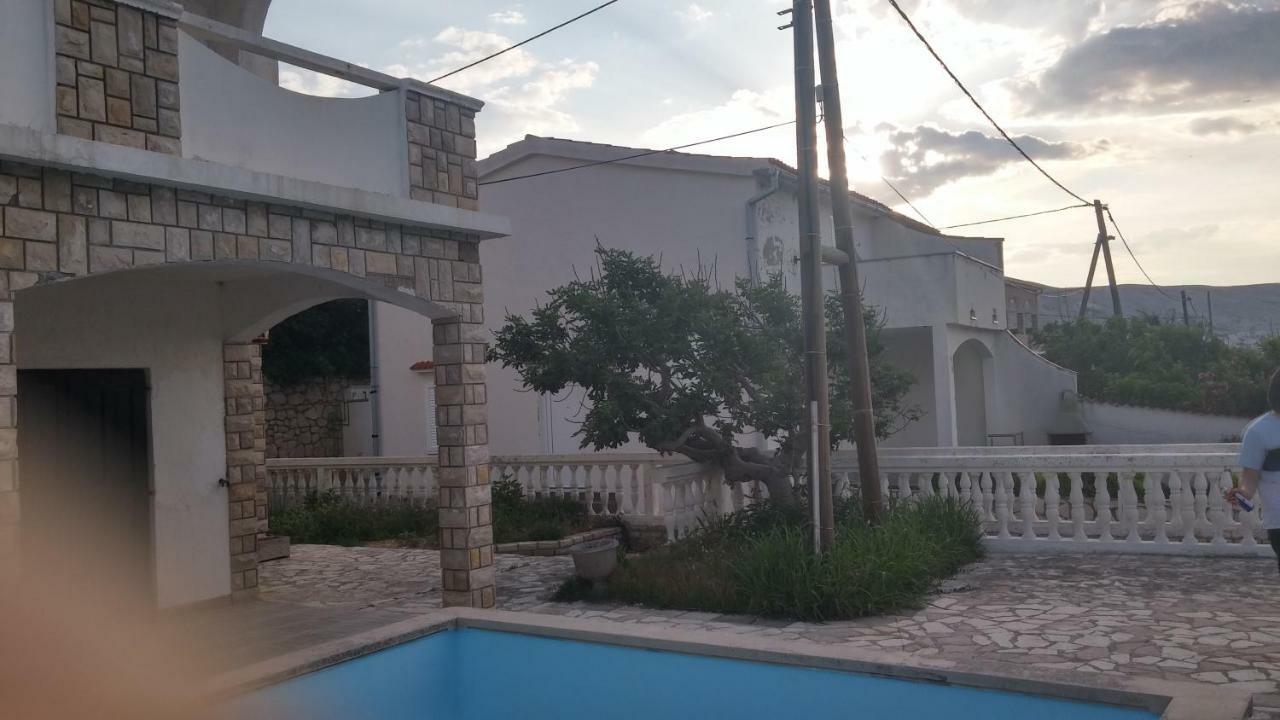 Apartmani Vuksanovic Паг Экстерьер фото