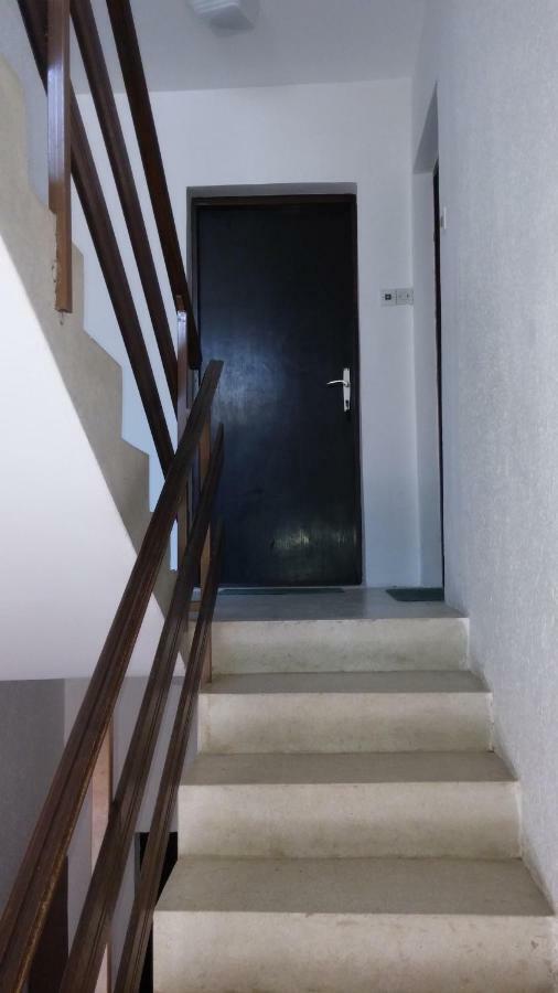 Apartmani Vuksanovic Паг Экстерьер фото
